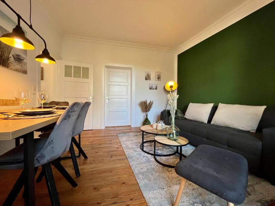Apartment Meeresbrise Mit Balkon Husum  Exteriör bild