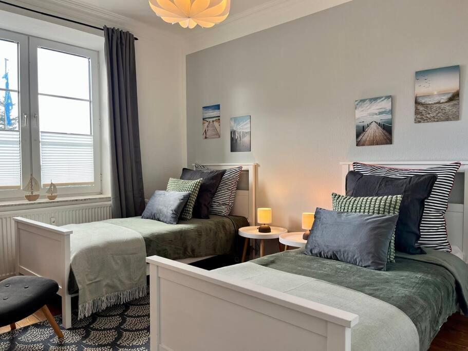 Apartment Meeresbrise Mit Balkon Husum  Exteriör bild